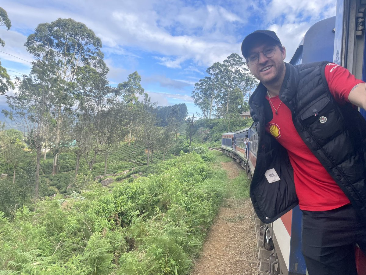xPinGlobal's tweet image. Yesterday aboard one of the most famous train journeys in the world from Nuwara Elya to Ella. A very enjoyable experience travelling through the mountains of tea fields, despite a 2 hour delay. #travelsrilanka #ella