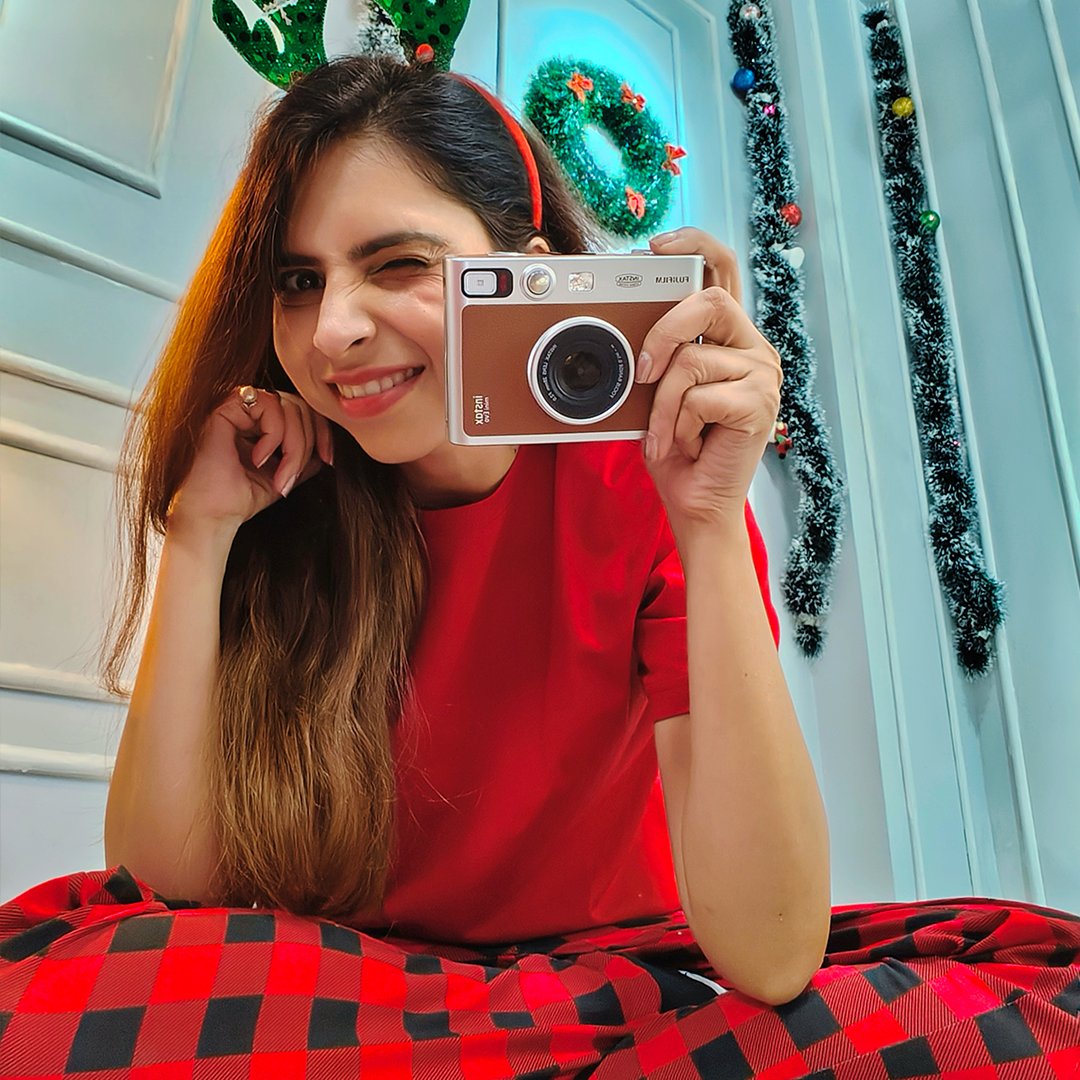 Share the love, capture the joy with your Instax mini evo brown! 📷 Christmas Countdown begins! #frameitwithinstax #Christmas #MerryChrismas #ChristmasCountdown #ChristmasVibes #ChristmasGifts #instax #instaxindia #instantmoments #instantprints #instantcamera #capturethemoment