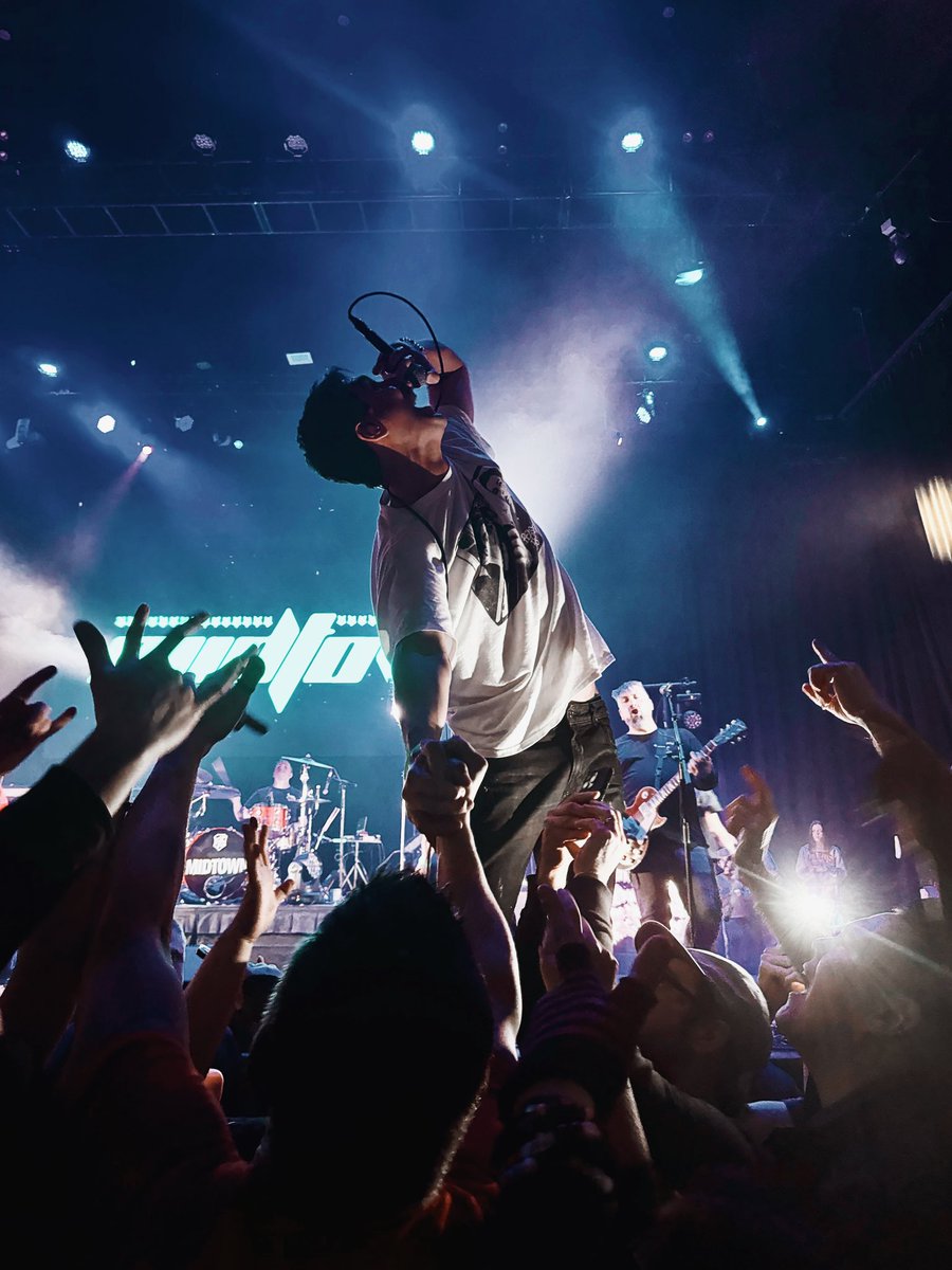 Merry Midmas 🎄🤘🏼 ily <a href="/midtown/">Midtown</a>