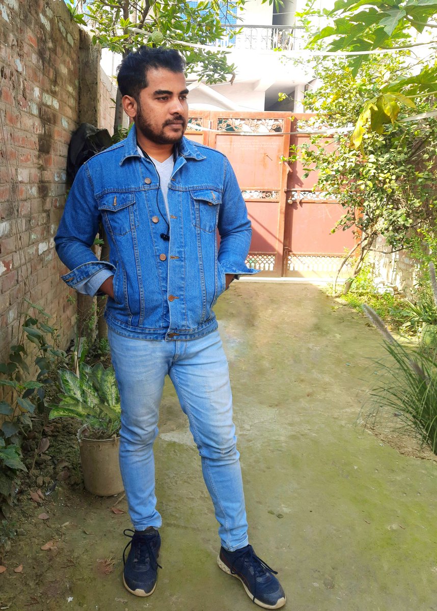 Don’t Play With Me !!
Because I know I Can PLAY Better Than You🔥

#immdazahar #green #treelover #DenimStyle #winteroutfit #jeans #jackets #simplelife #boysfashion #gardenideas #darbhanga #greenbeauty #2024Goals #Salaar