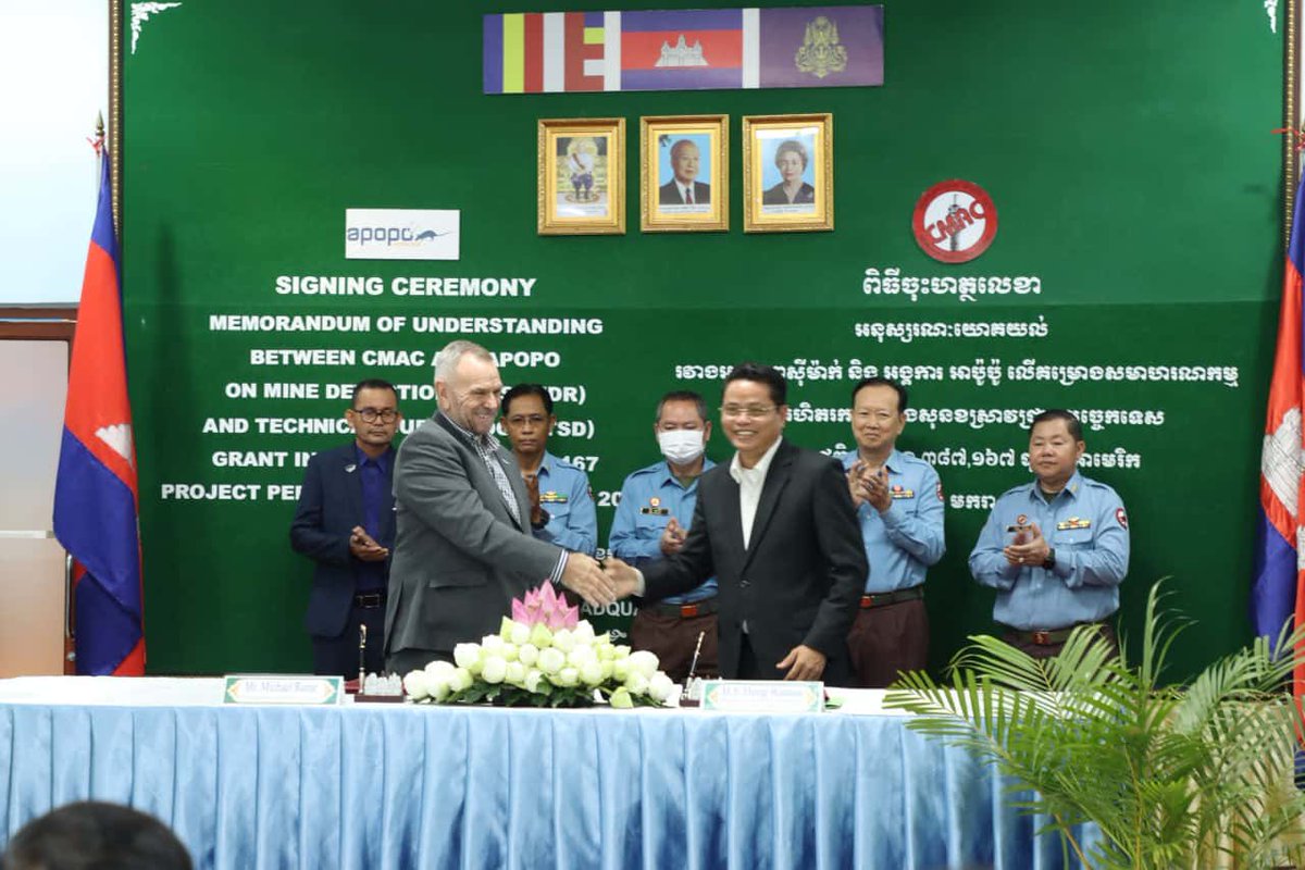 herorats's tweet image. #APOPO and the Cambodian Mine Action Centre (CMAC) have extended their long-term collaboration by another year. The MoU reaffirms our commitment to working together with #CMAC to help rid #Cambodia of the deadly legacy of #landmines. 

Read the full story: bit.ly/41waxY0