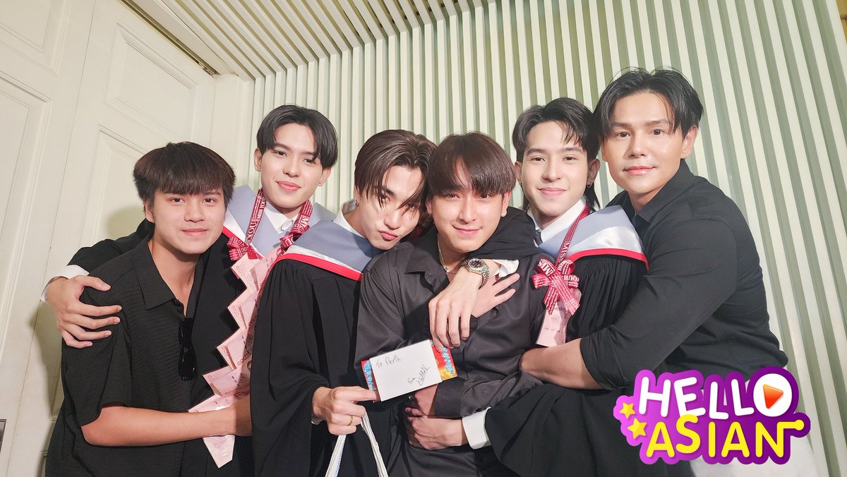 ความน่ารักนี้ 
#PERTHGraduation 🎓 #เพิร์ธชิม่อน
#KDPPE #PerthTanapon
#aj__chayapol #jj__chayakorn
#เจ้าแฝดของสมุน #สมุนของเจ้าแฝด
#DoubleJGraduation