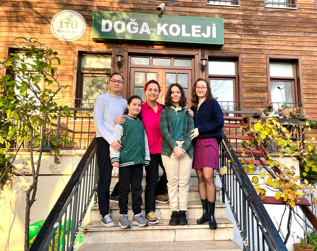 <a href="/DogaUskudar/">DOĞA KOLEJİ ÜSKÜDAR KAMPÜSÜ</a> da İstanbul Bilim Olimpiyatları heyecanı var😊. 1.aşama sınavına girmeyi hak kazanan 5.sınıf Alya Acer ve 7.sınıf Derya Türeli öğrencilerimize başarılar dileriz.🏆🥇🥈🥉 <a href="/kursatkayalak/">Kürşat Sadık KAYALAK</a> @hilalurhan <a href="/asyagiizem/">Asya Gizem</a> <a href="/berivandulger/">Berivan Dülger</a> <a href="/DogaOkullari/">Doğa Koleji</a> @GKarakelek @meldagencsos