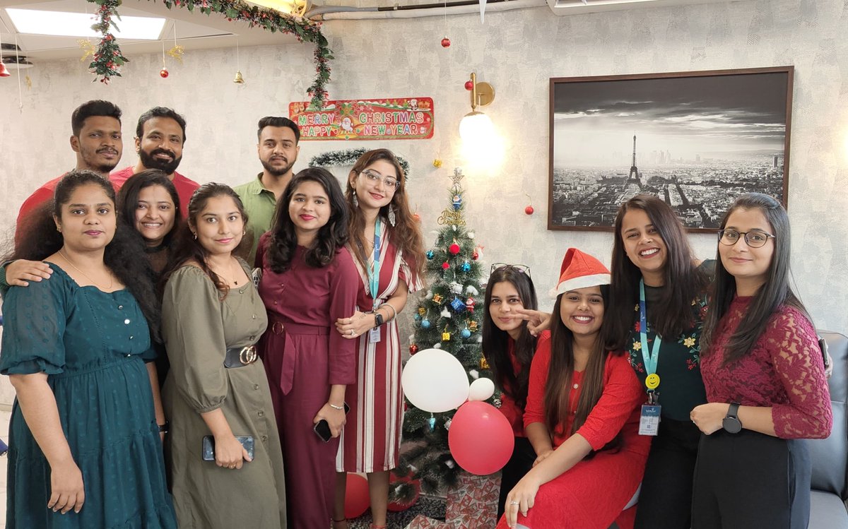 Office vibes were festive and fun as we unwrapped joy during our Secret Santa week! 🎅 Here's to the joy of giving and the spirit of the holiday season! 🎁✨ #secretsanta #celebration #officecelebration #workculture #fun #christmas2023 #holidayseason #incruiter