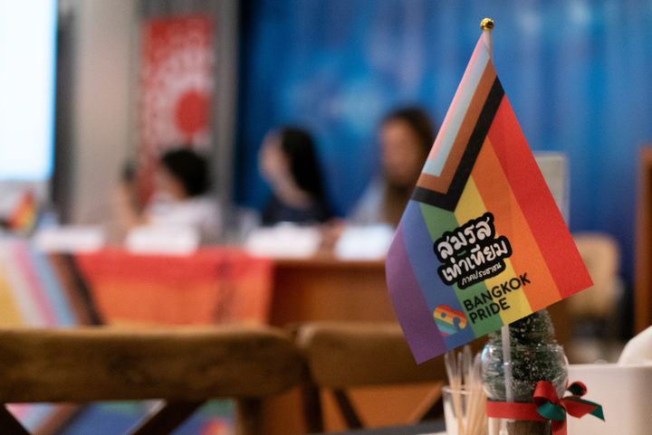 FortifyRights's tweet photo. 📣 @fortifyrights and other civil society groups call on Thai parliamentarians to prioritize marriage equality and urgently pass the bills into law.

Read more here: https://t.co/YrMmCN0SqC

📸Photos taken on Dec 21 during a panel on marriage equality in Thailand at @FCCThai. 2/2 https://t.co/6Sfxf2jQ1R