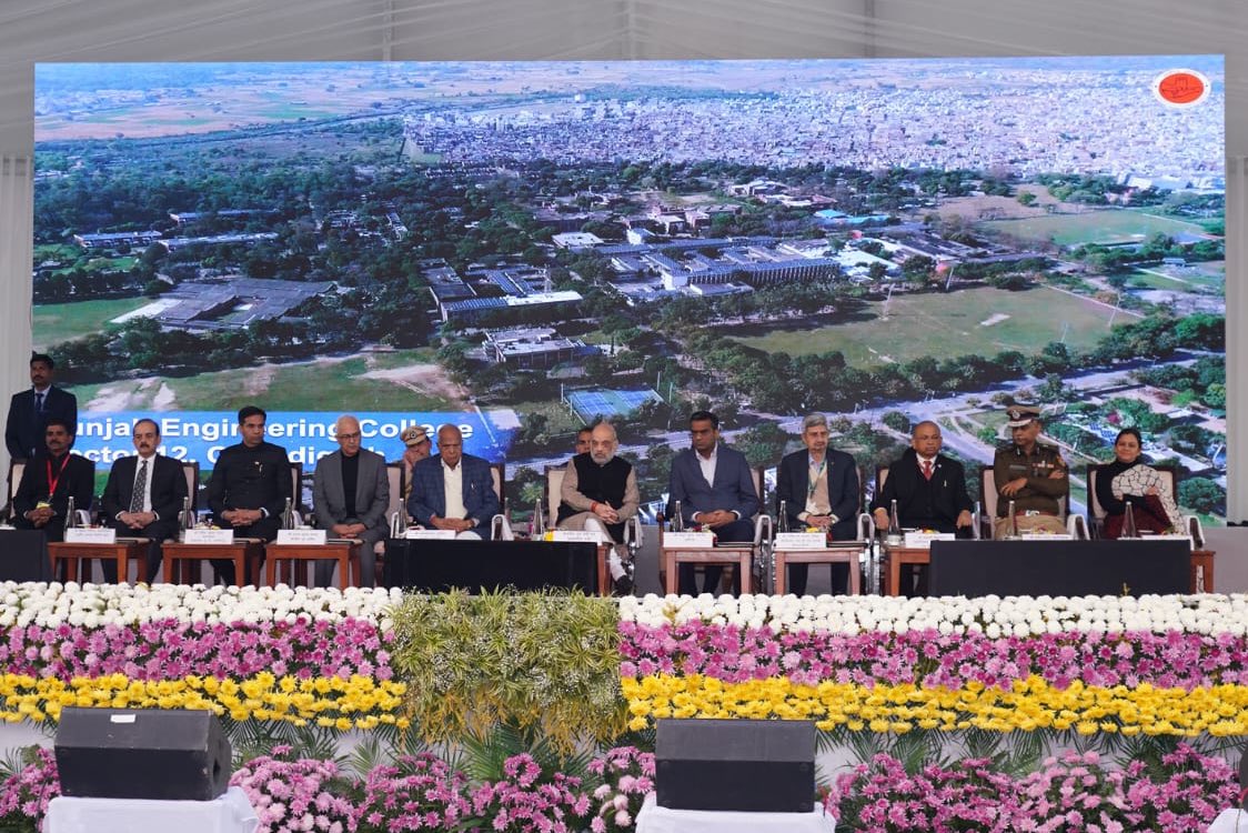 Hon’ble Minister of Home Affairs and Minister of Cooperation, Sh.Amit Shah arrives at Chandigarh College of Engineering and Technology to inaugurate and lay foundation stone of various developmental projects @PIB_India @AmitShah
