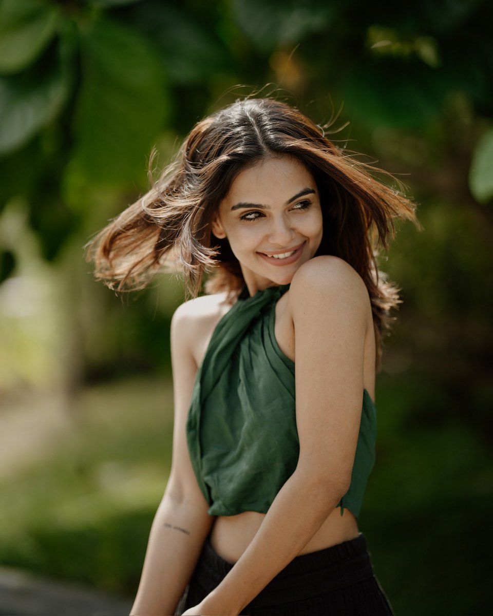 TheRoute (@theroute) on Twitter photo In the garden of love, <a href="/MytriMonisha/">Monisha Mohan Menon</a> blossoms like a Green Rose 💚✨
#TheRouteTalent #MonishaMohan In the garden of love, <a href="/MytriMonisha/">Monisha Mohan Menon</a> blossoms like a Green Rose 💚✨
#TheRouteTalent #MonishaMohan