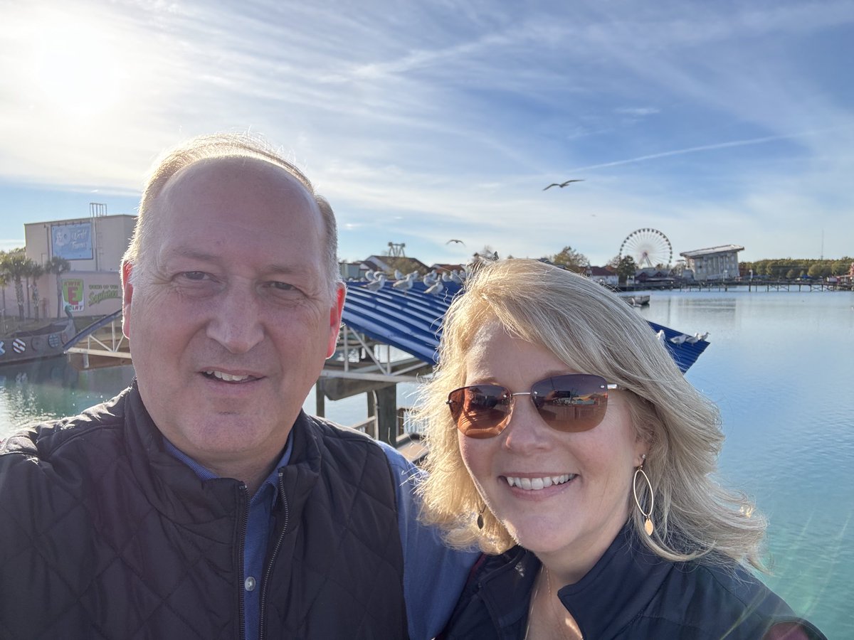 Ed_Russ's tweet image. Today we celebrate our 39th Wedding Anniversary. I love doing life with this lady. I love you, ⁦@DebbieRuss⁩ !!