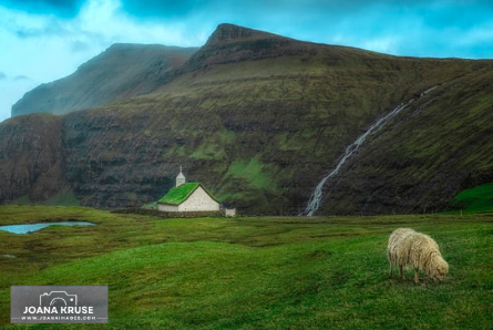 photohound's tweet photo. As we wrap up 2023, we've been reflecting on what made us proud this year. Read the full round up in our December newsletter https://t.co/1odvU1c27H We wish you all a Merry Christmas &amp; a New Year filled with travel &amp; photography - Jules, Luka, Mathew &amp; Anton🎄🤶🌎📍 https://t.co/X8BUUSpXs2