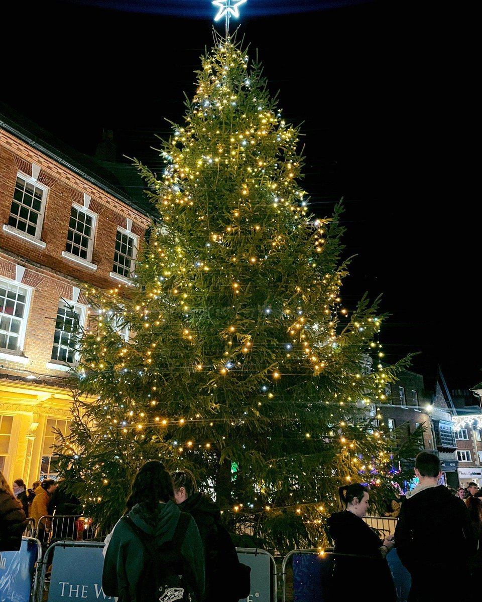 With Christmas right around the corner, the WHODs family would like to wish you a very Merry Christmas! From the Christmas lights to the famous market, we hope you were able to take advantage of all that Winchester has to offer this Christmas. #christmasinwinchester