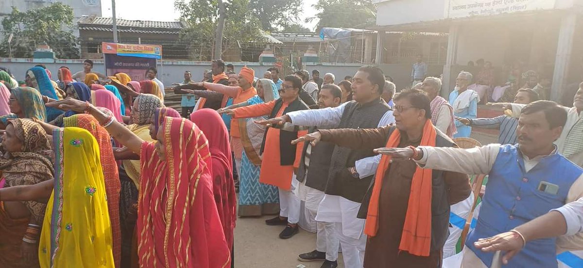 Randhir4BJP's tweet image. विकसित भारत संकल्प यात्रा के अन्तर्गत आई ई सी (IEC) वैन के बेनीपट्टी विधानसभा के बेनीपट्टी नगर पंचायत के कार्यालय परिसर,एवं कटैया पंचायत के पंचायत भवन परिसर में आगमन के अवसर पर 

#ViksitBharatSankalpYatra
#HamaraSankalpViksitBharat
#ModiKiGuarante