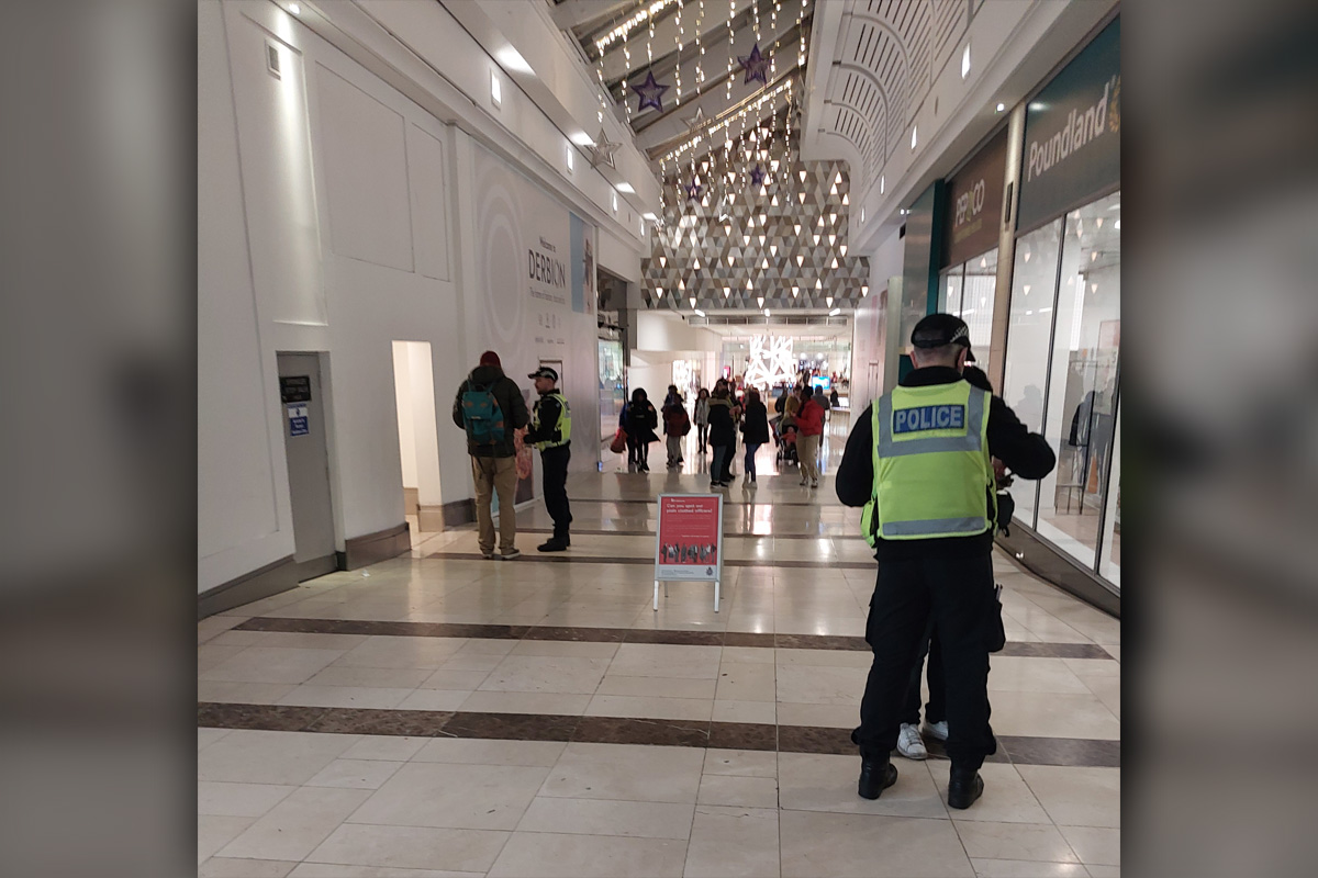 Three sleeps left until the big day, and there’s lots of Christmas shoppers about. That means more people for our #ProjectServator officers to speak to. We encourage reporting of suspicious behaviour and disrupt criminality. Deployments happen any time. #TogetherWeveGotItCovered