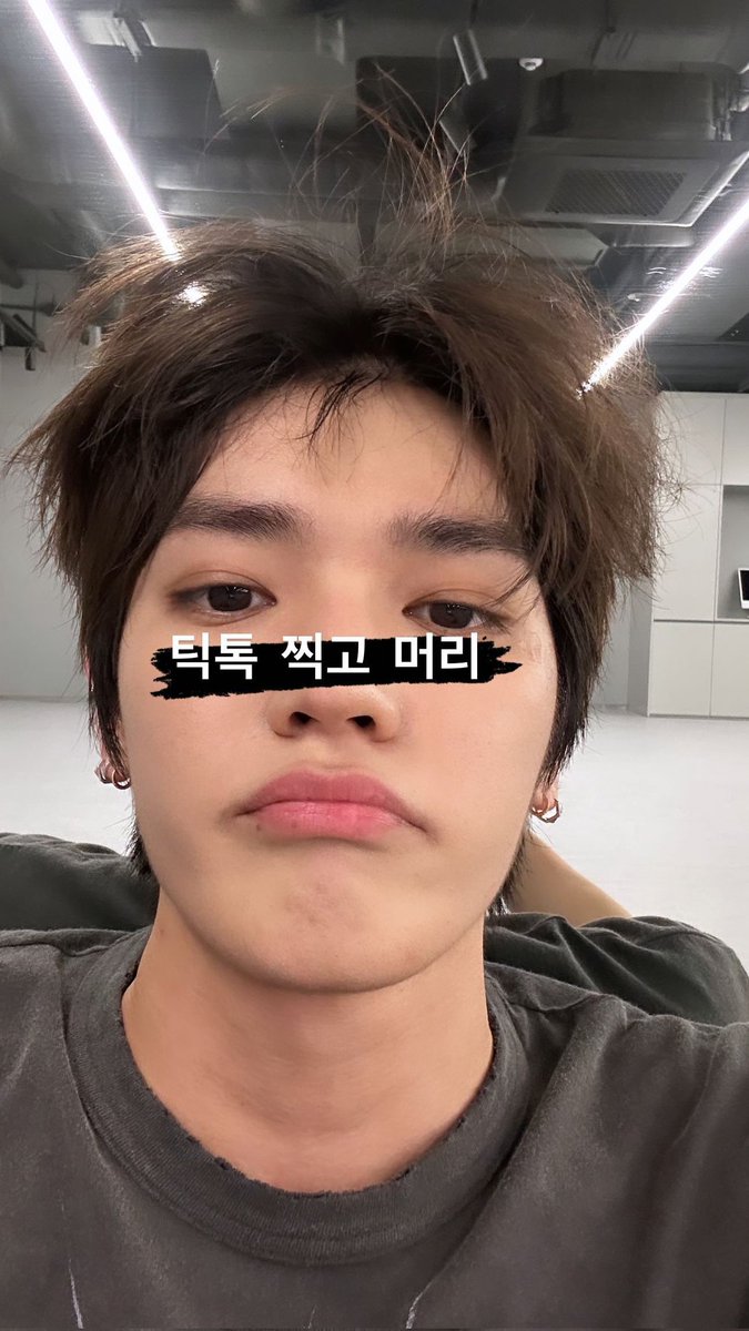 taeyongpictures's tweet image. taeyong story update 🖤