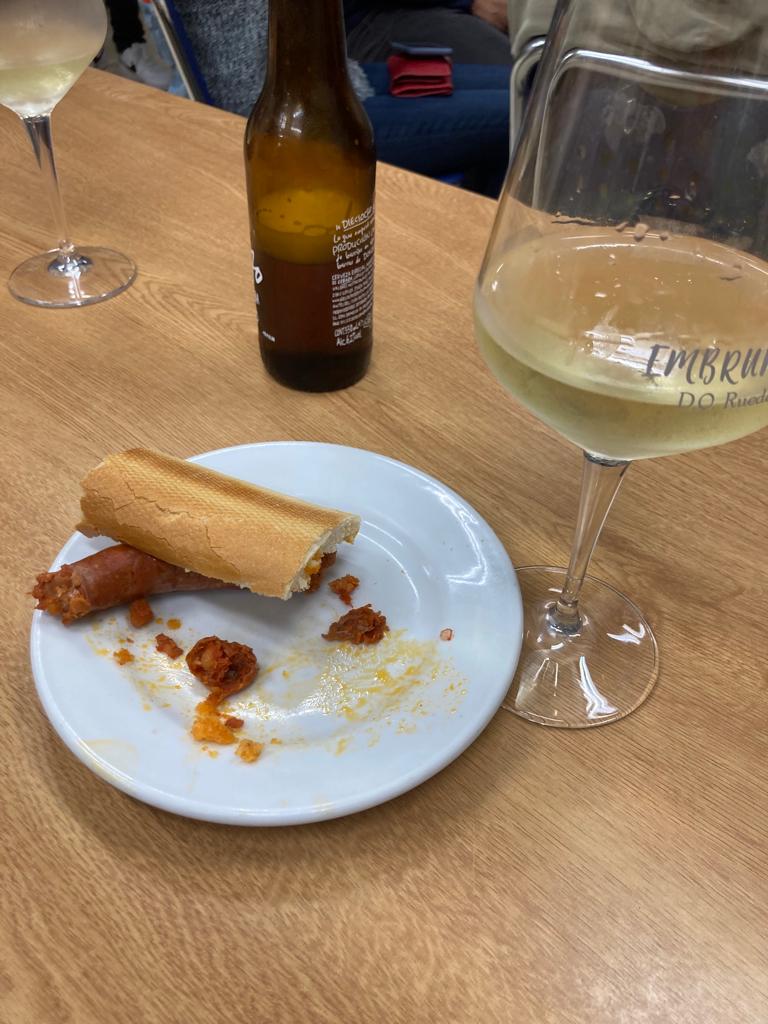 Atzo Fakultatean Santo Tomas ospatu genuen elkarrekin bertan lan/ikasi egiten dugun guztion artean. Ederki pasa genuen!

Ayer celebramos juntos en la Facultad Santo Tomas, todos los que en ella estudiamos o trabajamos. Lo pasamos muy bien!