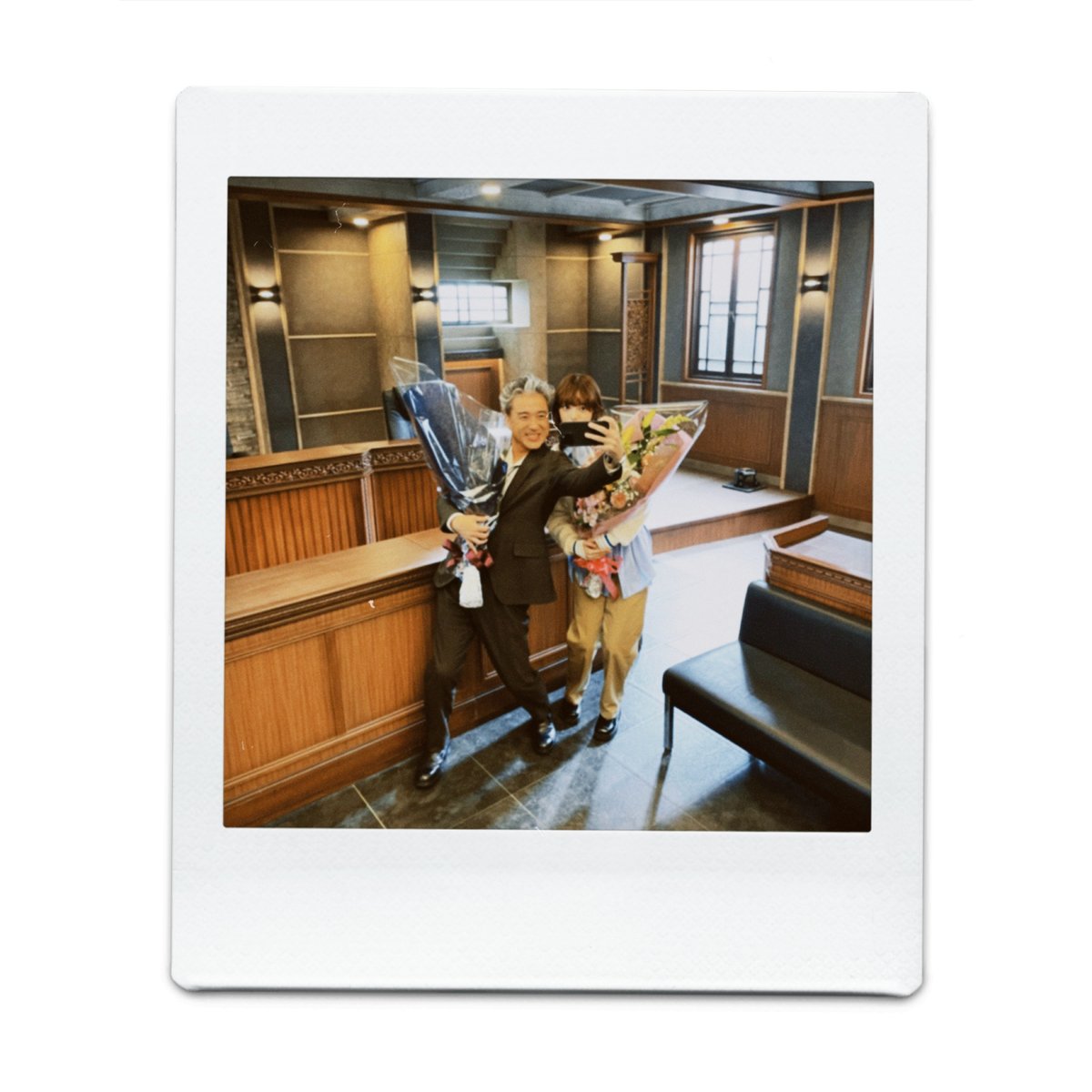 Im_YurinaHirate's tweet image. [Diary🐈‍⬛]
#金9ドラマ『うちの弁護士は手がかかる』最終回までご覧いただき、ありがとうございました👏

クランクアップを迎えた #くらあん バディ🤳

#平手友梨奈
#Yurina_Hirate
#うちの弁護士は手がかかる
#現場メモ📝