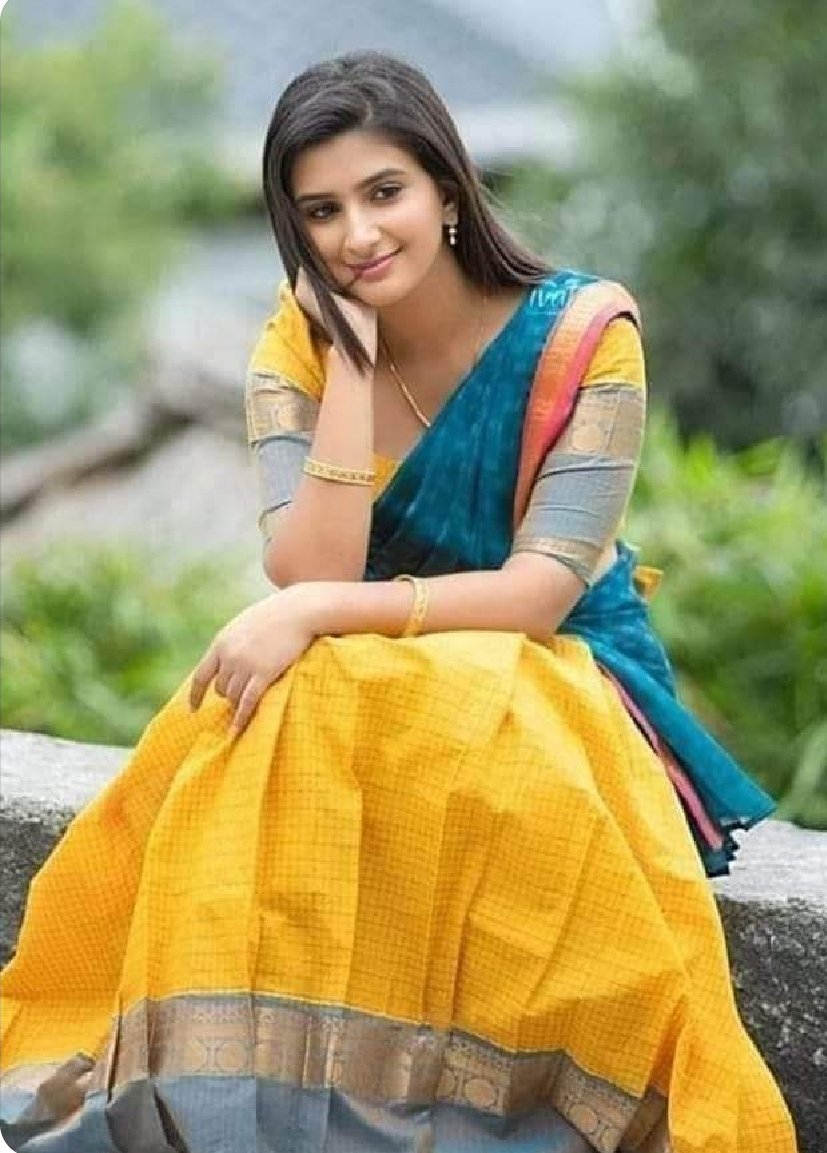 @Cute_Aditi2 @AshokKaundal5 @AnjaliS73470767 @Tweet_on_Trust @enggmanoj1979 @M_n_o_j235 @LilacBitterTrue @nauty_krish @1Sahiba_ @Blue_Heart2022 @Rcj_63 @alpna_07 @Billion478 @m_l_bubna @sanjayj53392759 @viruvjsang @rajeevrana1 धीरे से लबों पे 
पिघला है यह सवाल.......

तू ज़्यादा ख़ूबसूरत है 
या तेरा ख़्याल.......!!!