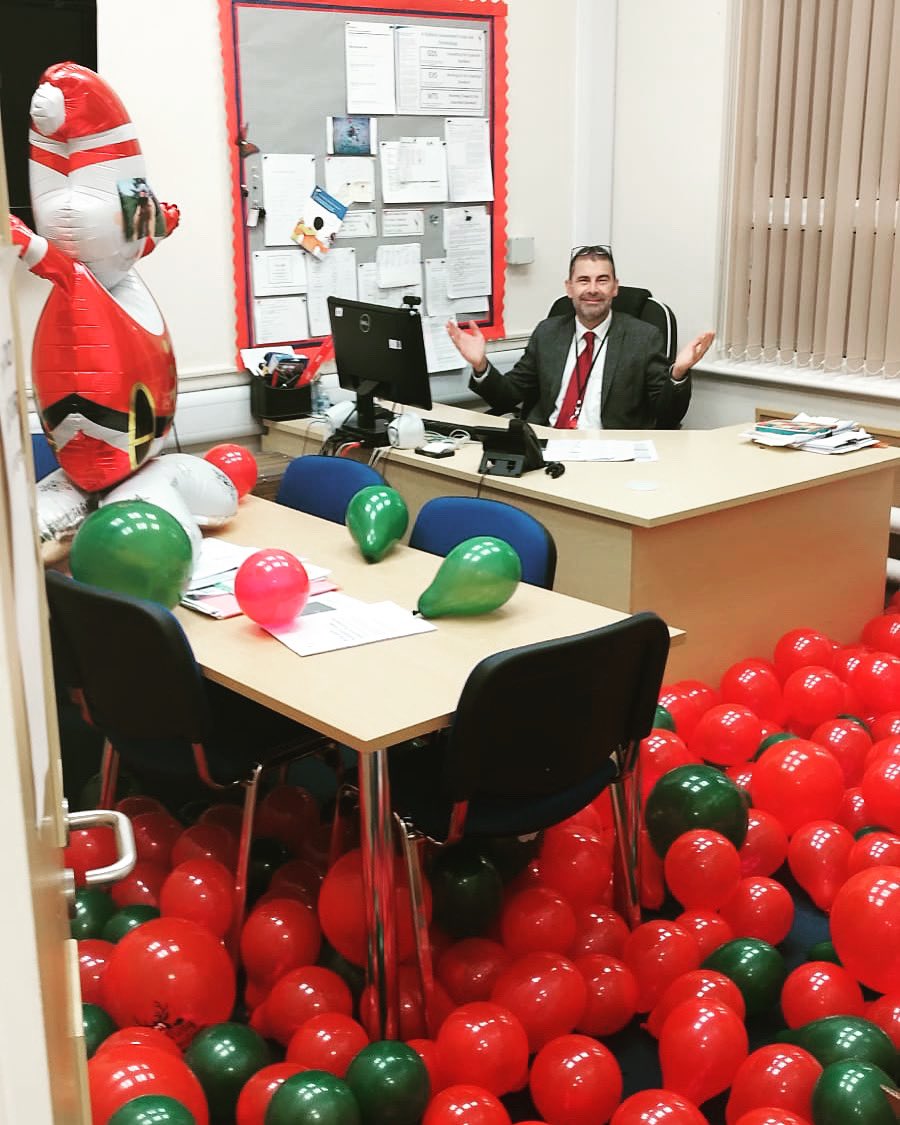 An unknown elf was very busy on the last morning of term, leaving Mr Abeledo a very festive surprise. Everyone at Rush Green wishes all our families a very Merry Christmas and a happy and healthy New Year!