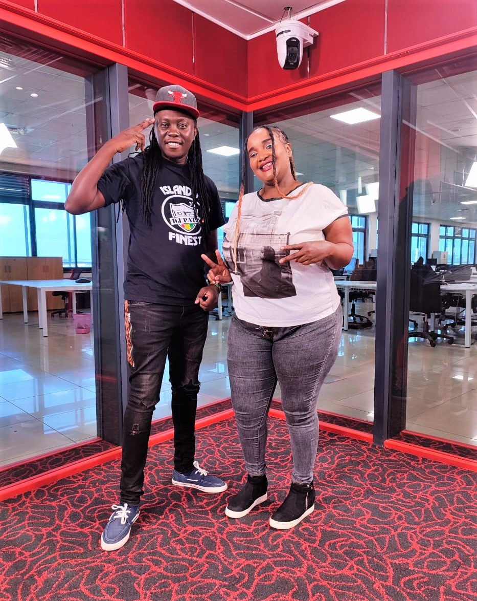 browngal a gal nessa (@browngalnessa) on Twitter photo #Vybeayard ozza! Happy Holidays and seasons greetings tupeleke na rieng ya krisi kakisonga asapa <a href="/VybezRadioKE/">Vybez Radio</a> tuko na <a href="/deejaypatiz/">DEEJAY PATIZ</a> addy pale <a href="/ktnbtv/">KTNBtv</a> kasongee! #Vybeayard ozza! Happy Holidays and seasons greetings tupeleke na rieng ya krisi kakisonga asapa <a href="/VybezRadioKE/">Vybez Radio</a> tuko na <a href="/deejaypatiz/">DEEJAY PATIZ</a> addy pale <a href="/ktnbtv/">KTNBtv</a> kasongee!