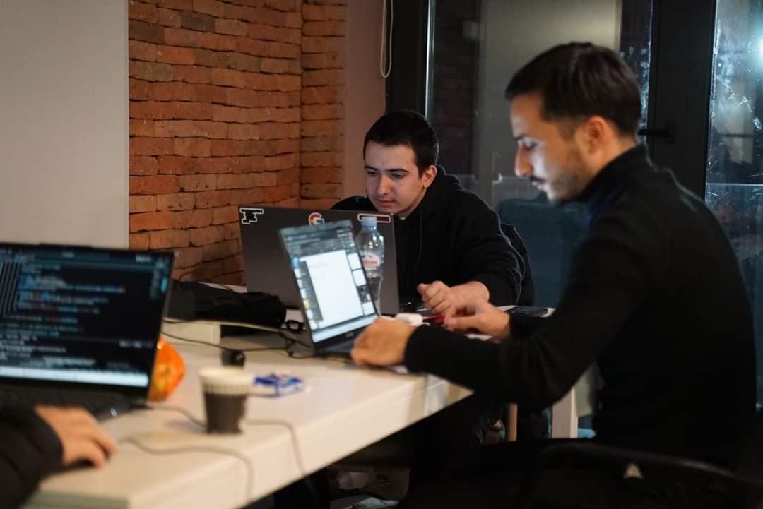 theugedu's tweet image. 🚀 On December 16-17, the Solution Challenge Hackathon was held in the GITA Technopark by uniting and organizing the Google Student Club of 7 universities.

#GoogleDevelopersStudentClub #Google