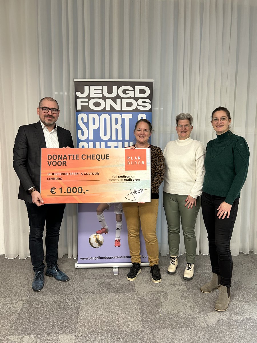 Geen kerstattentie maar een donatie. Afgelopen week reikte <a href="/PlanburoB/">PlanburoB</a>  BV daarom een mooie donatie uit van € 1.000 aan het Jeugdfonds Sport &amp; Cultuur Limburg. Op deze wijze stimuleert <a href="/PlanburoB/">PlanburoB</a>  BV het lokale initiatief!#jeugdfondslimburg #planburob #donatie #doneren