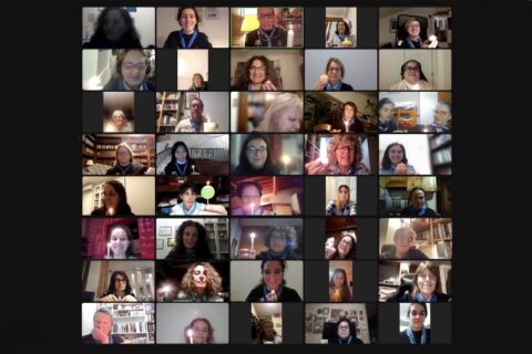 Conoscere la storia serve per costruire il futuro... anche Scout!

Seguite il link per rivivere o seguire l'incontro online di un mese fa per festeggiare gli 80 anni del Guidismo Cattolico Italiano:

fse.it/zoom-per-80-an…