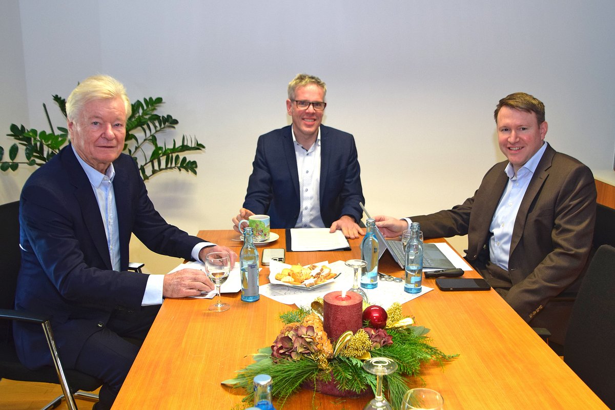 Kürzlich hat die #WirtschaftsfoerderungBergstrasse (#WFB) bei ihrer Jahresabschluss-Pressekonferenz der #WirtschaftsregionBergstrasse einen Überblick über die Entwicklung der Region und die Ergebnisse ihrer Arbeit gegeben und künftige Vorhaben präsentiert. t1p.de/siun