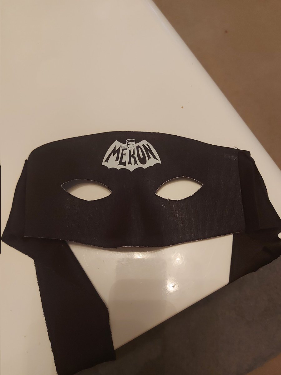 A great night with Black Mekon , great support from The Temple Street Resistance and 299. A great bunch of people in the crowd having a good time ♥️ Even bagged me a mask ! @blackmekon @brothermekon @beneath_thematt @CraigB43 @PNKSLM @hareandhounds