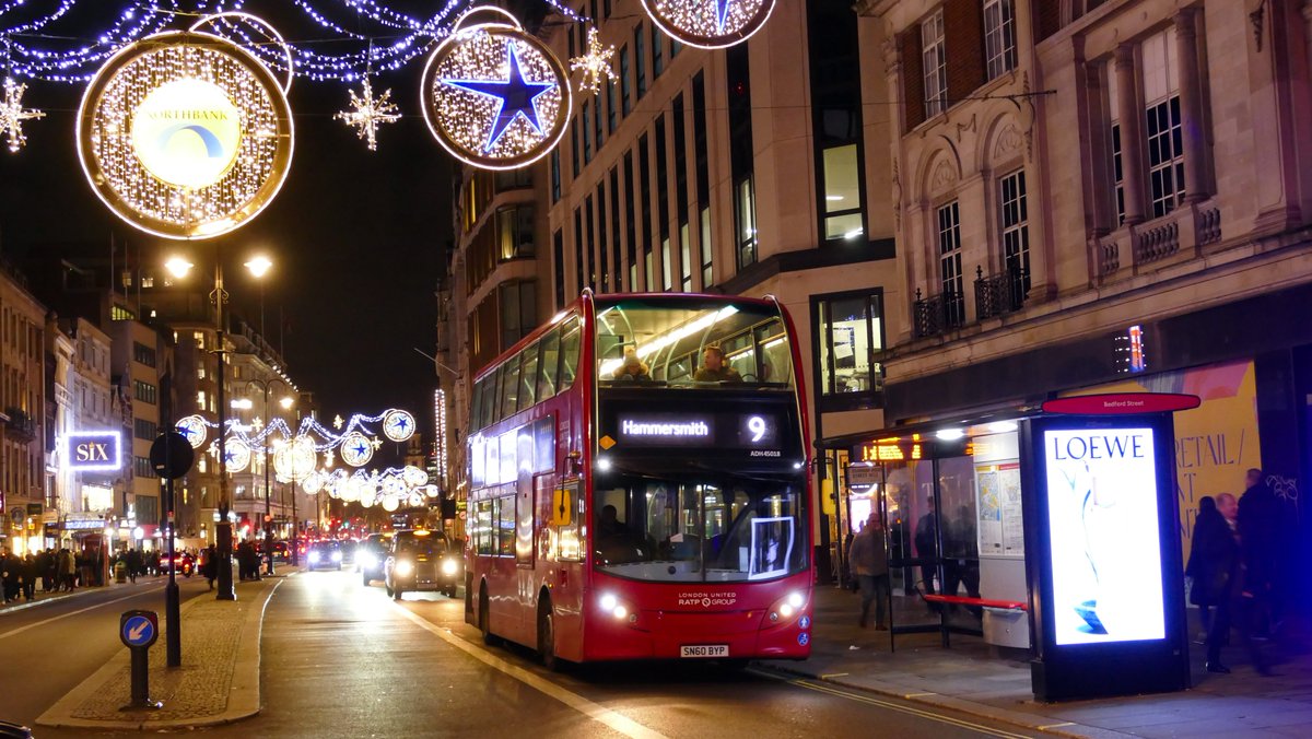 LDNBusExplorer's tweet image. Christmas Lights and London Buses: A compilation
