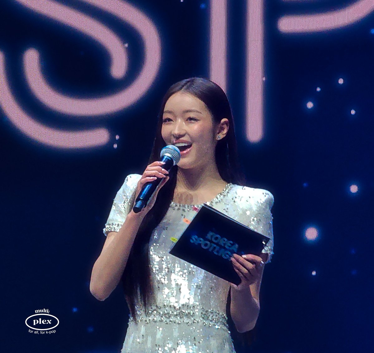 multi_plex_'s tweet image. 231110 Korea Spotlight in Dubai - YooA

🚫 don't crop the logo 
🚫 no re-edit

tumblr.com/multi-plex/737…