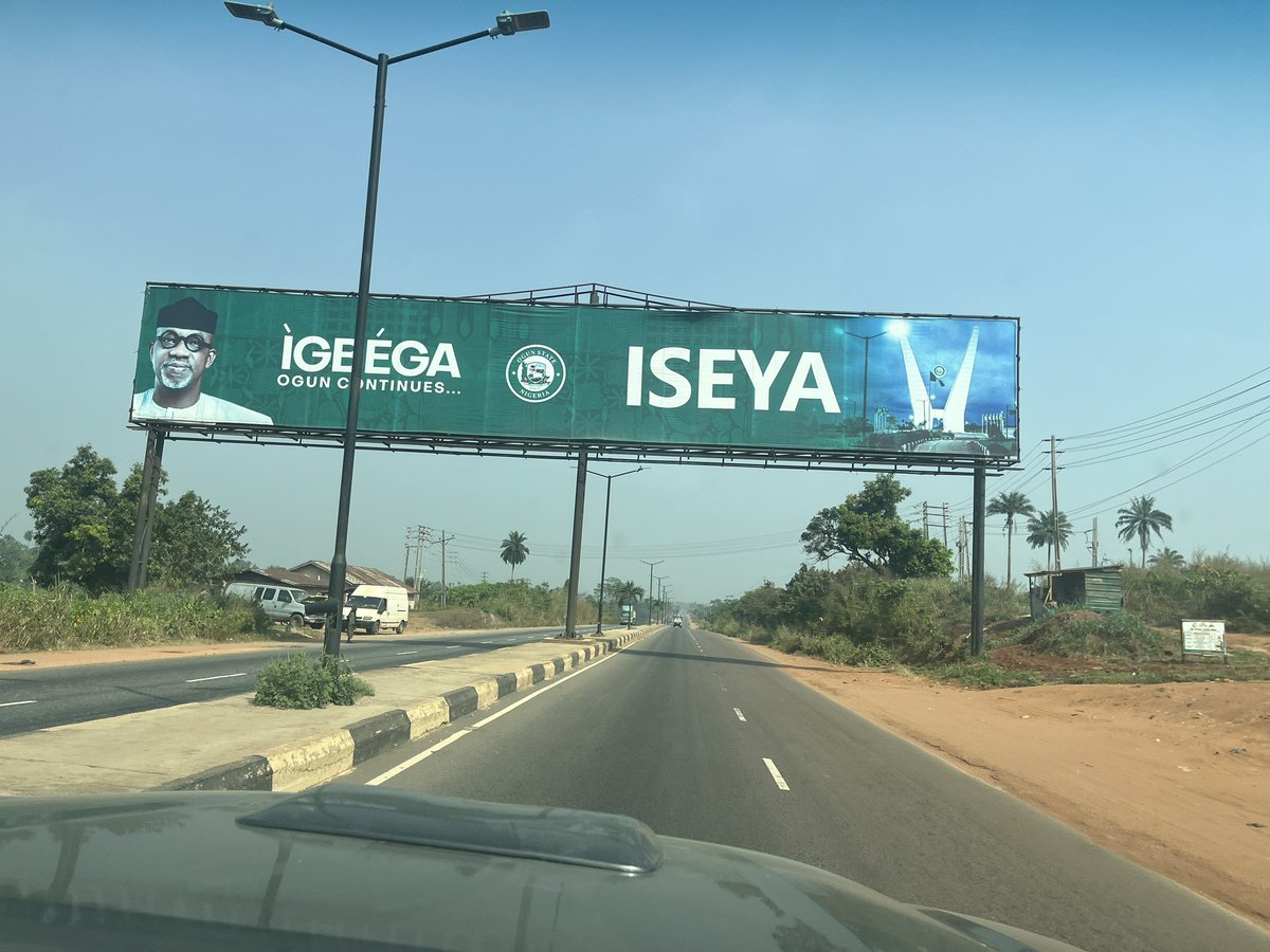 Ay_bkini's tweet image. Hustling for today’s 2k.