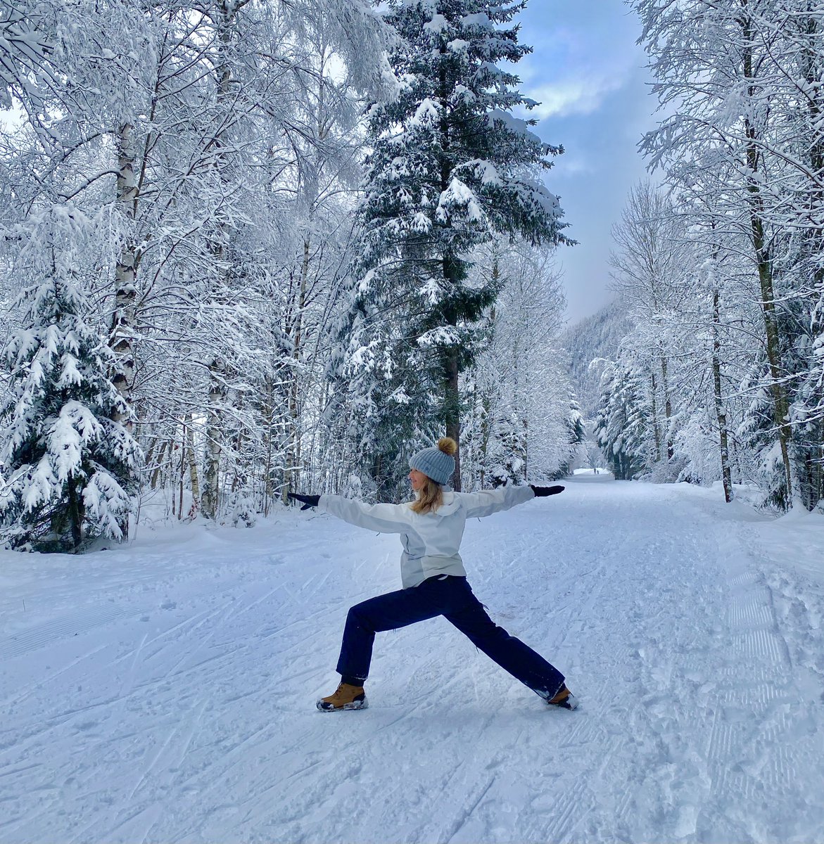 What if the best present we could gift our love ones this year was showing up with better energy? 

Showing up clear of judgment, criticism, fear, anger, guilt or shame - which are all invariably enhanced by utter #festiveburnout . Find a powerful release gift that could help ⬇️