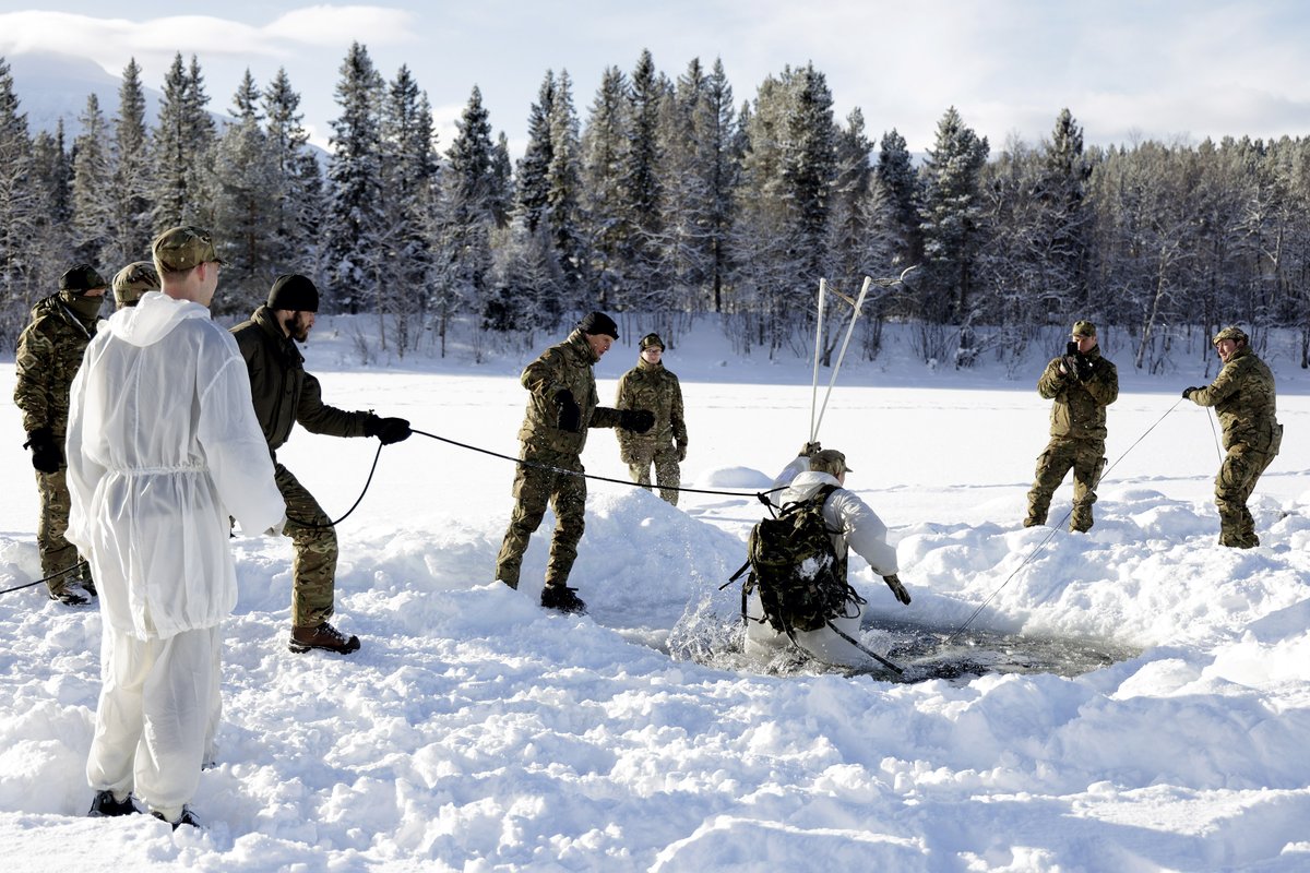 More than 6,500 Royal Navy personnel – that’s one in five members of the Naval Service – are deployed or on call this Yuletide. Find out who and where: ow.ly/N6FB50QlmlF To all – and to their loved ones at home holding the fort – a very Merry Christmas.🎅🎄