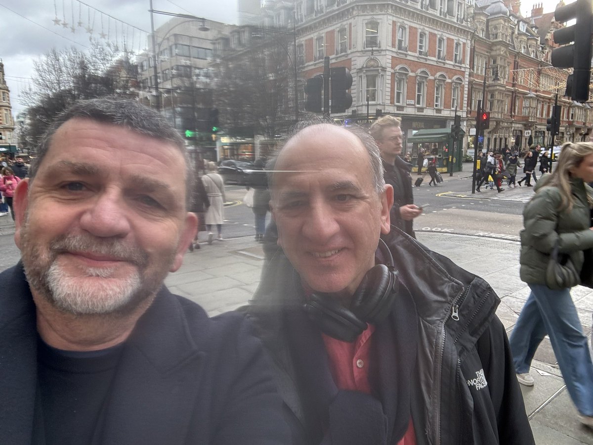 I was lucky enough to see #pandemonium yesterday with @roryandlulu . On route, the great man himself passed by and said “I hope you enjoy it” @Aiannucci it was fantastic, thank you