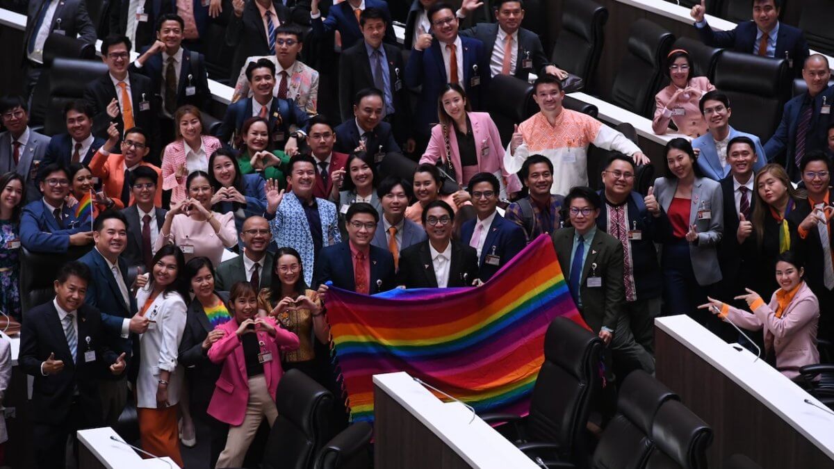 #Thailandia, parlamento approva quasi all'unanimità 4 progetti di legge sul matrimonio egualitario gay.it/thailandia-par… #Asia #MatrimoniGay #MatrimonioEgualitario #Politica