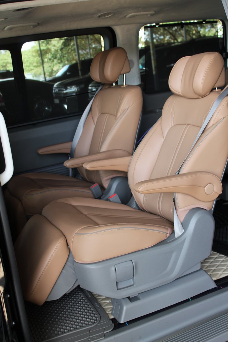 PTS_Rwanda's tweet image. Driving success, one mile at a time. Unveiling our latest Hyundai van – where efficiency meets style. #BusinessOnTheGo #HyundaiInnovation #PremiertranspostTourServicesLtd #RwOT #RwPetrolhead