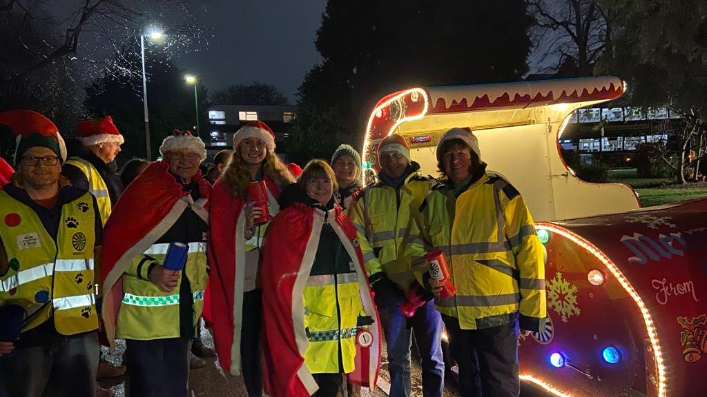 Santa's preparing for a busy night of delivering gifts 🎅🦌 but some Solihull Community First Responders from FastAid managed to get him to help out with some fundraising earlier this week!

There was Christmas music & sweets for the children raising over £700 for the charity! 💚