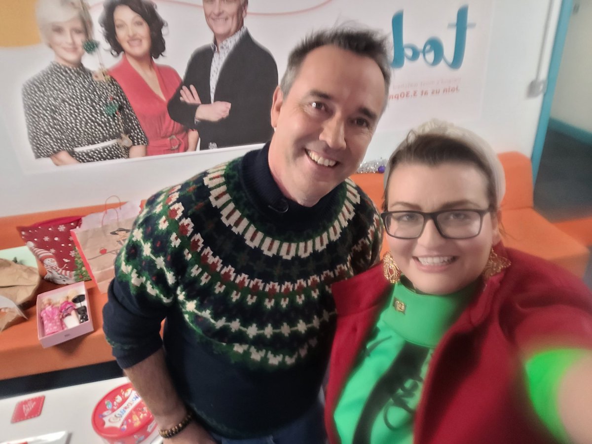 Final show of the year with @RTEToday thanks to all the ANAZING team, and of course @daithi_ose @MauraDerrane @DunbrodyHouse Kevin Dundon for the grub!