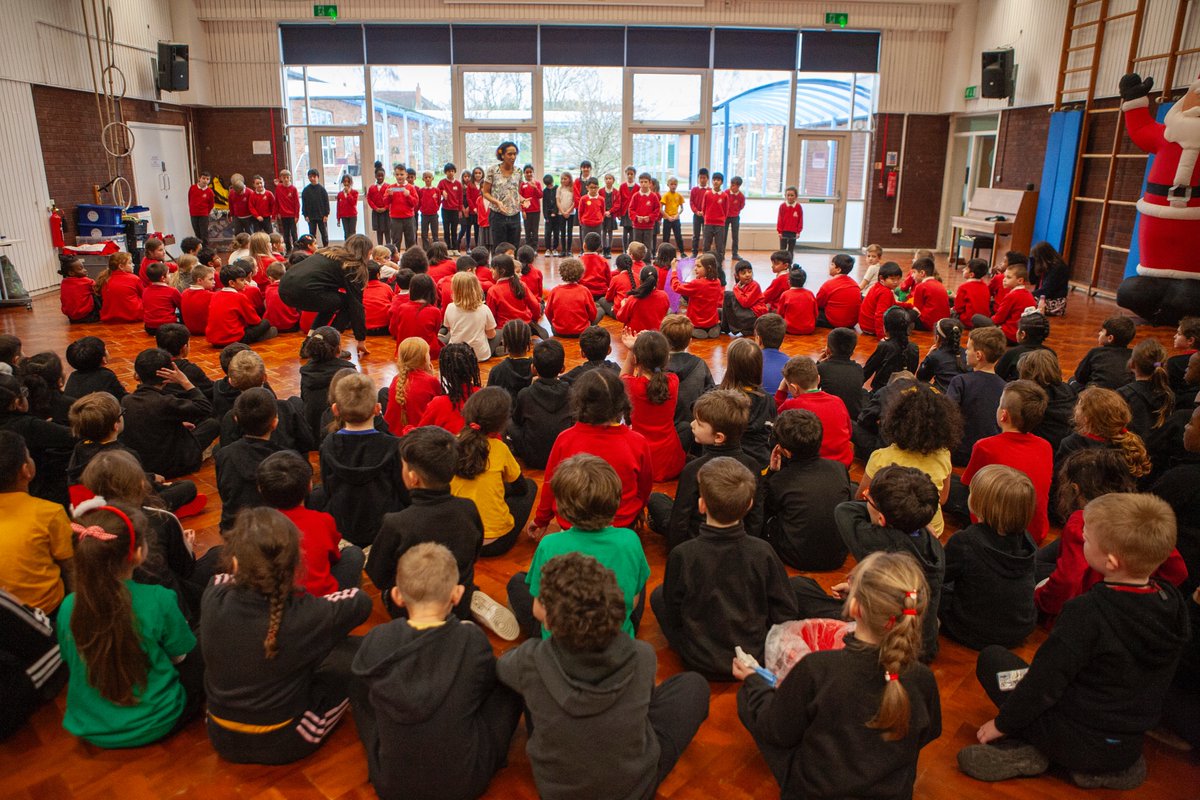 2023 gave us more stellar dance &amp; creativity. 
V. proud of the team &amp; truly appreciate the contributions from artists, participants &amp; partners. Special to end the year at Allerton CE Primary in #Leeds. Festive greetings to all. 🎄🎄🎄
#LetsCreate #FestiveSeason 📸Paul Floyd Blake