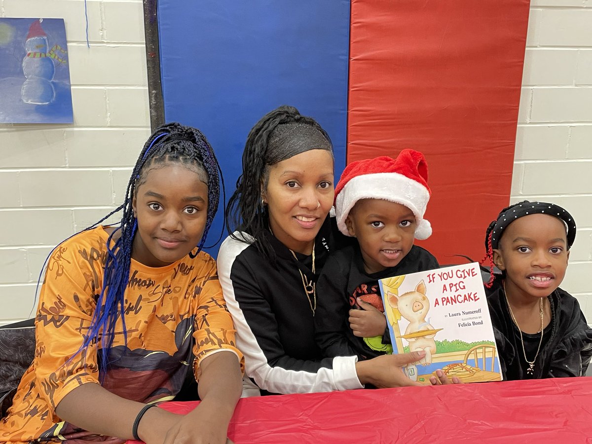 Happy holidays from Princess Elizabeth PS. May your days be merry and bright ❤️