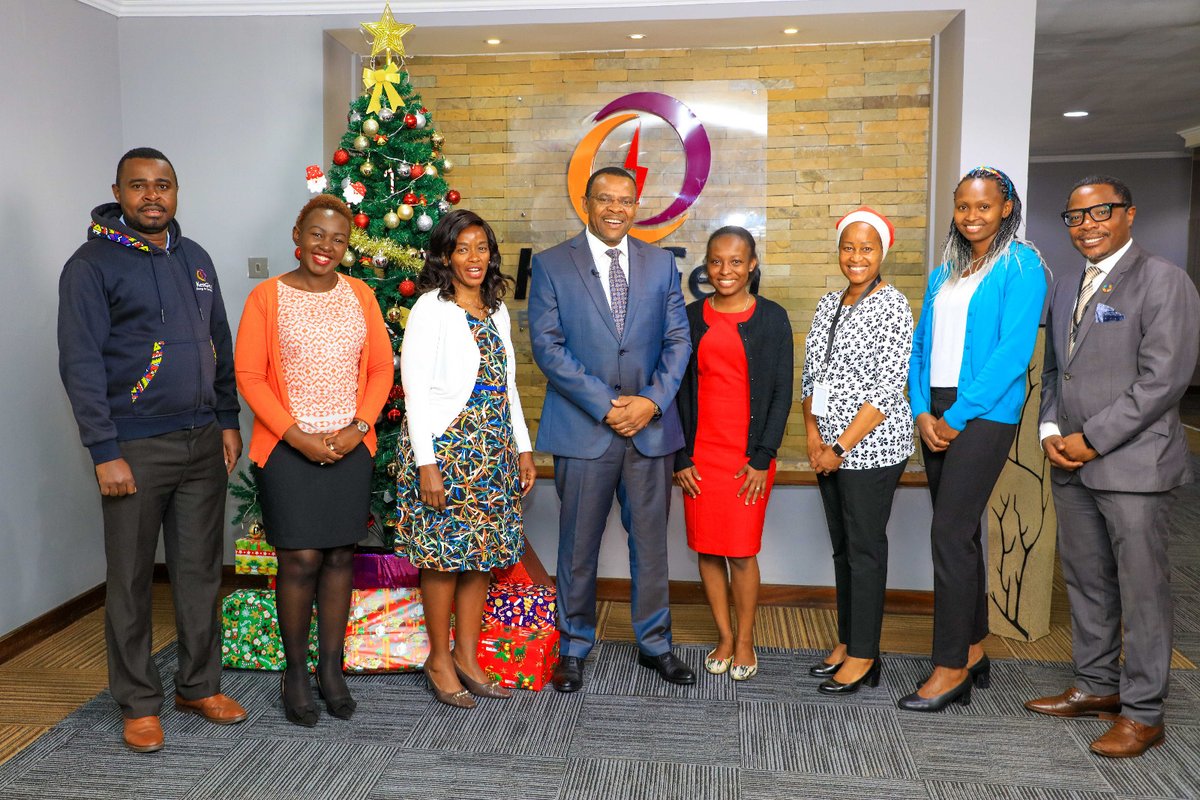 KenGenMDandCEO's tweet photo. Embracing the season's spirit with #TeamKenGen ๐๐
Wishing you all the happiness and love you truly deserve during this holiday season.
Merry Christmas!๐๐๐๐#HappyHolidays https://t.co/ggETl7fQw1
