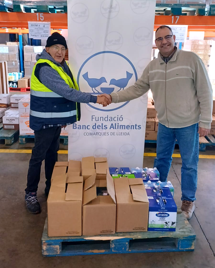 Ajuntament de La Portella (@laportellaaj) on Twitter photo Lliurament d'aliments al Banc dels Aliments de les Terres de Lleida <a href="/BALleida/">BancAlimentsLleida</a> per part del poble de #LaPortella 💪 #MagradaLaPortella Lliurament d'aliments al Banc dels Aliments de les Terres de Lleida <a href="/BALleida/">BancAlimentsLleida</a> per part del poble de #LaPortella 💪 #MagradaLaPortella
