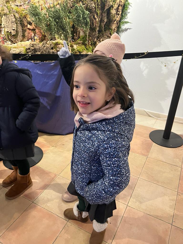 La #RutadelosBelenes supone una de las excursiones navideñas para muchos colegios de #Cuenca. Esta mañana nos ha visitado el Colegio de Sta. María de la Expectación. ¡Gracias por venir un año más y por acercar a los niños el Misterio de la Natividad de Nuestro Señor!