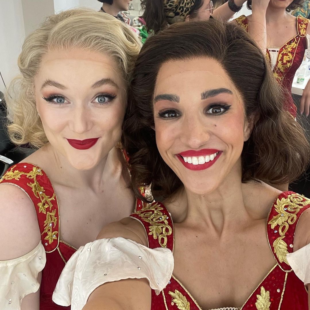 All smiles backstage @ #CrazyForYouMusical. ✨

📸: #KayleighThadani