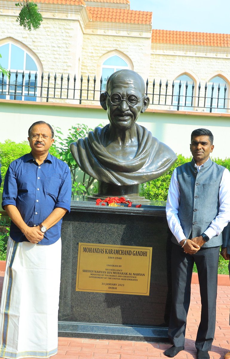 Paid my tributes to Mahatma Gandhi ji at @cgidubai premises today.