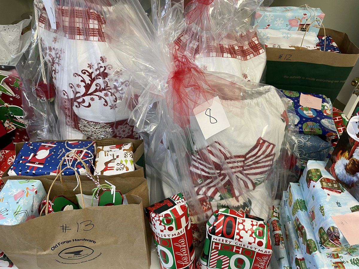 We’re so thankful for our community! Thank you for helping to make the holidays brighter for local kids!
