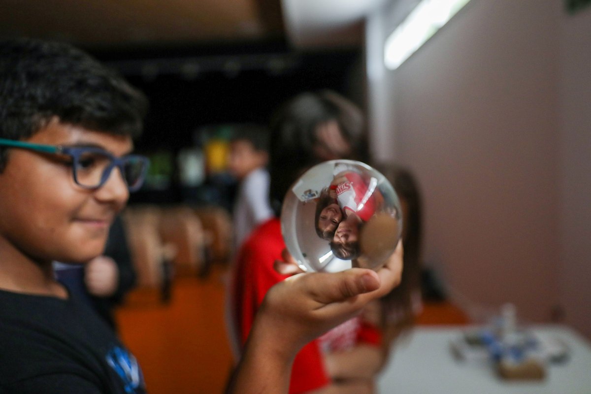 ✨1⃣2⃣ Y llegamos a #diciembre con la última foto del calendario. #TalDiaComoHoy , ¿y si la suerte ha llegado a tu municipio? Pero la suerte es de #CiudadCiencia por contar contigo y actividades como este taller del <a href="/IO_CSIC/">Instituto de Óptica (CSIC)</a> 

📷<a href="/Dafernicola/">David F. Sabadell</a>
<a href="/CSICdivulga/">CSIC Divulga</a> <a href="/aytoaspe/">Ayuntamiento de Aspe</a>