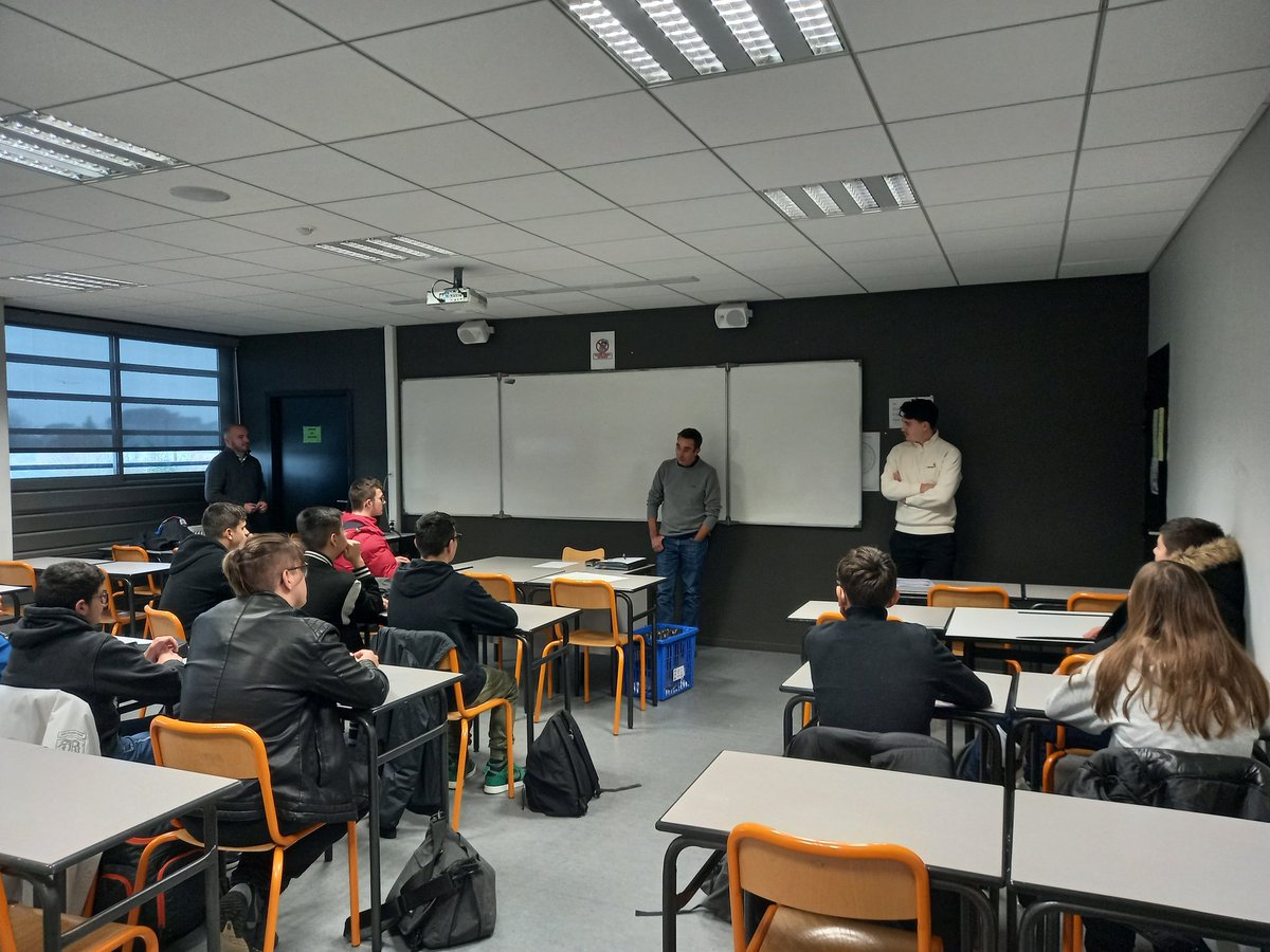 👏 Merci à l'@Aftral Montauban-Agen qui est venue parler de poursuite d'études et de parcours individualisés possibles à nos #CAP OL 🤝 Lorsque les liens se créent avec les acteurs locaux pour ouvrir le champ des possibles en faveur des élèves. @actoulouse @LyceeBaylet