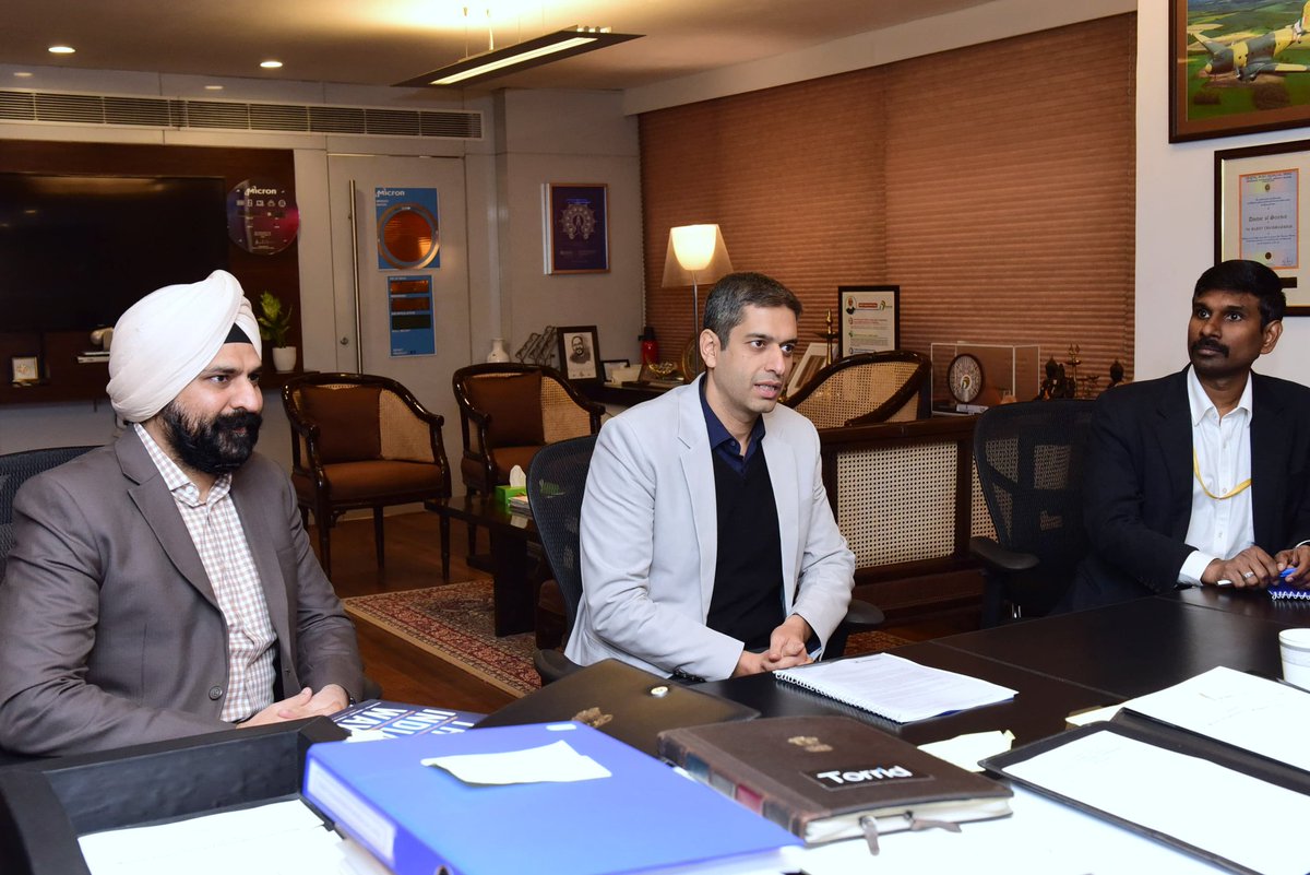 Mr. Pranjal Kumar, CFO &amp; Head- Corporate Development <a href="/EmeritusIndia/">Emeritus India</a> called on me at my office at <a href="/GoI_MeitY/">Ministry of Electronics & IT</a> today.
