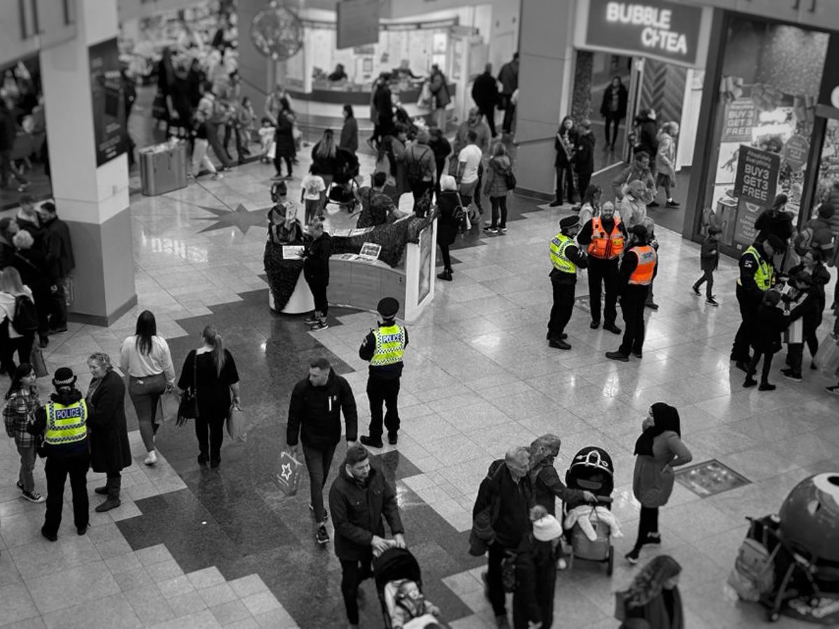 Last minute shopping? We’ll see you there. Project Servator officers deploy at crowded places, working with plain clothed officers, spotting the ‘tell tale’ signs. #ProjectServator