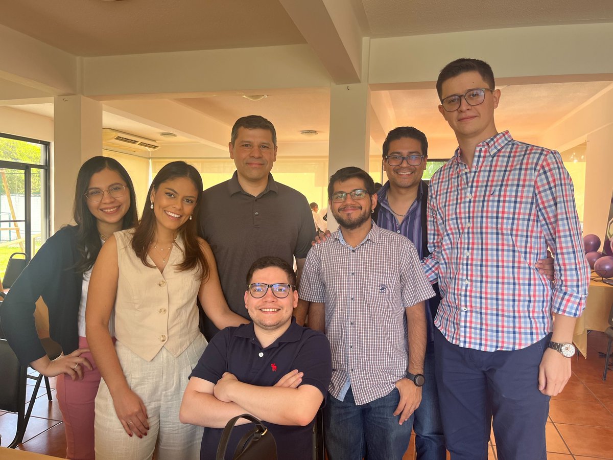 Our team in Honduras shared a festive Christmas lunch, creating lasting memories!🎄❤️ Let's keep the spirit alive and gather more memories together!🥂🙌

#helloiconic #digitalproducts #team #christmas